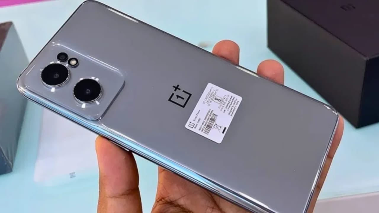 7500mAh की दमदार बैटरी और 512GB स्टोरेज के साथ लॉन्च हुआ Oneplus के ये 5G स्मार्टफोन, आज ही खरीदे -